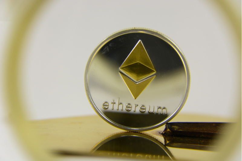 Быки пытаются не дать Ethereum совершить прорыв нисходящего треугольника