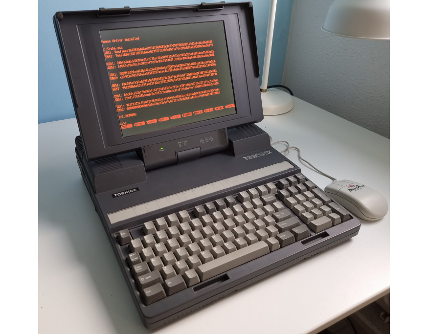 Как ноутбук 1989 года показал себя в майнинге биткоина? 