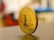 Strategy перевела 411 BTC на Coinbase: рынок ждет продажи